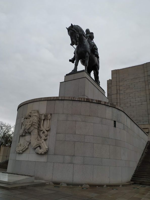 Jan Žižka z Trocnova u Národního památníku na Vítkově