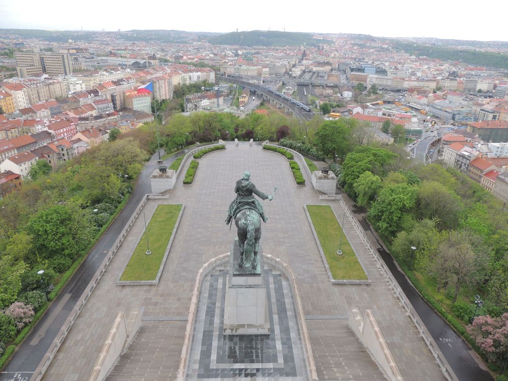 Jan Žižka z Trocnova u Národního památníku na Vítkově